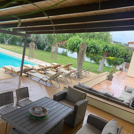 Relaxing Villa With Swimming Pool And Garden Agios Georgios  Bagian luar foto