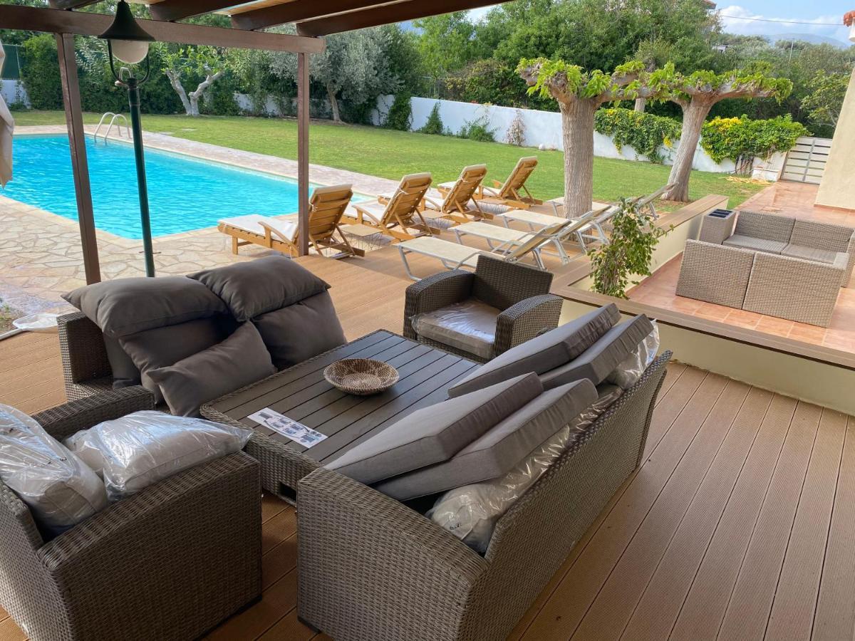 Relaxing Villa With Swimming Pool And Garden Agios Georgios  Bagian luar foto