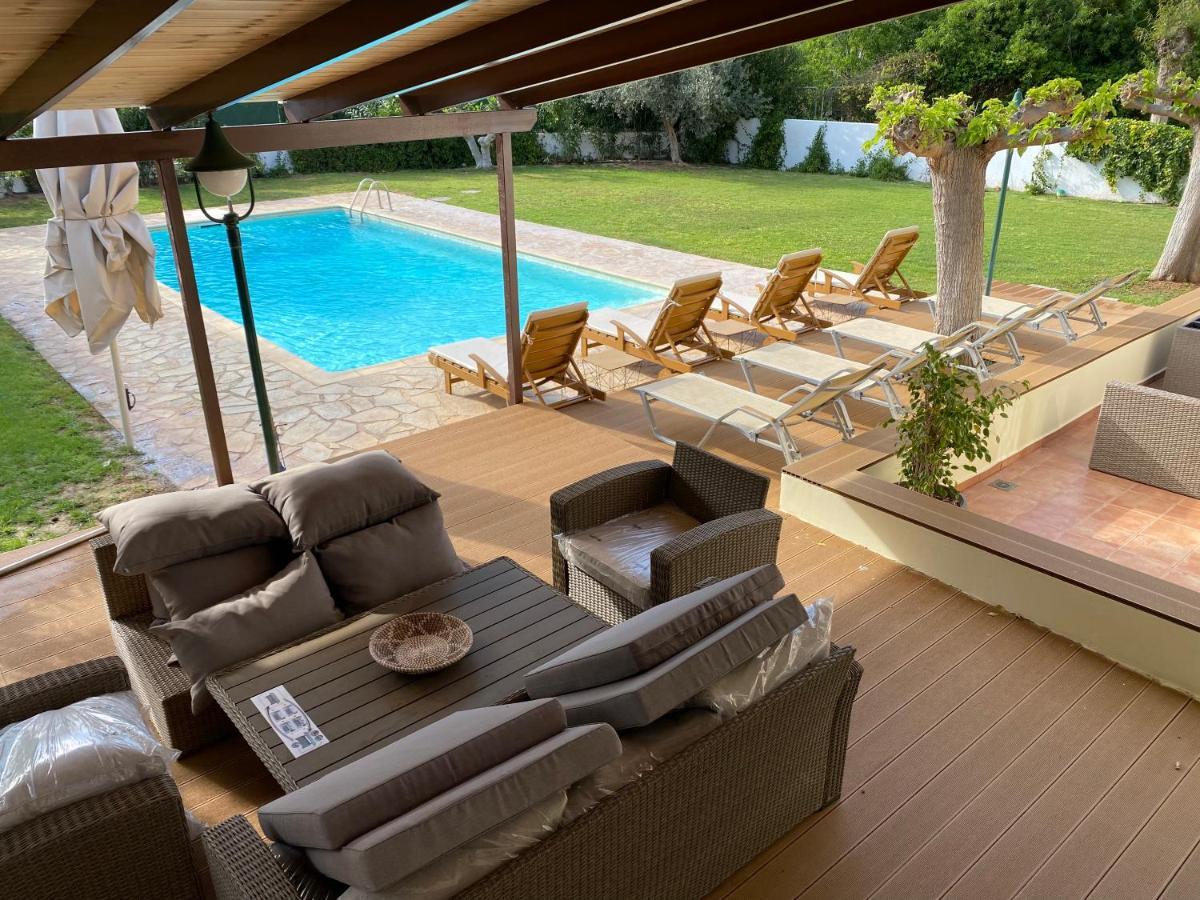 Relaxing Villa With Swimming Pool And Garden Agios Georgios  Bagian luar foto