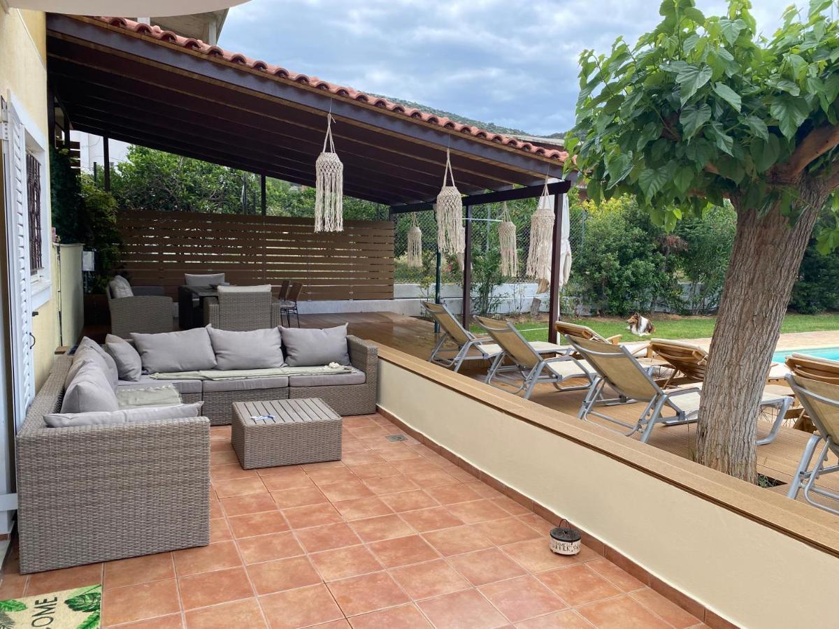 Relaxing Villa With Swimming Pool And Garden Agios Georgios  Bagian luar foto