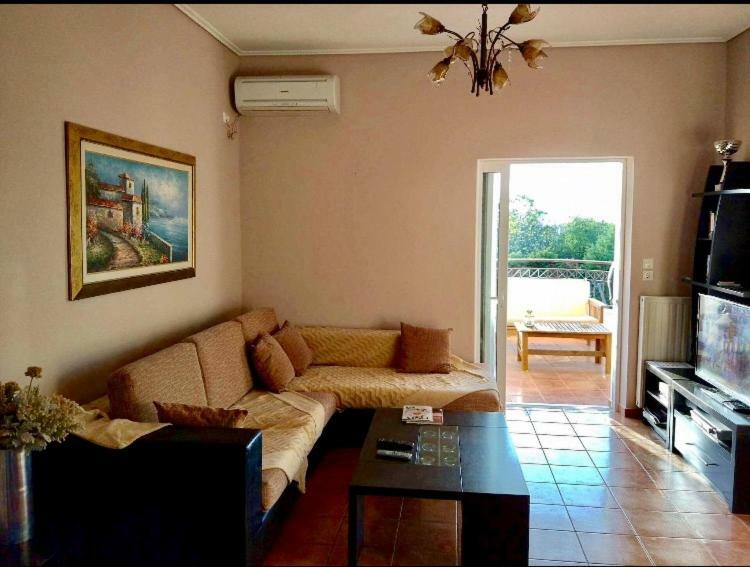 Relaxing Villa With Swimming Pool And Garden Agios Georgios  Bagian luar foto