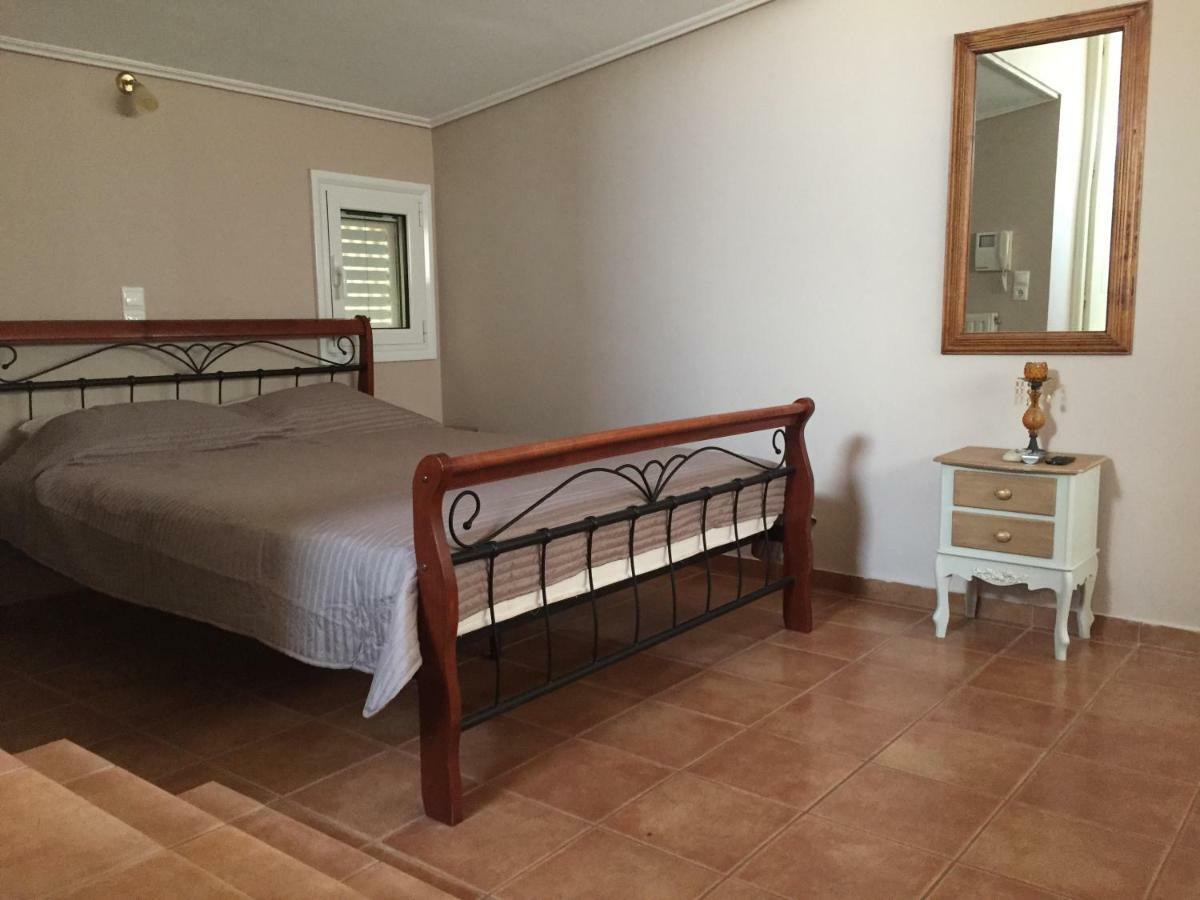 Relaxing Villa With Swimming Pool And Garden Agios Georgios  Bagian luar foto