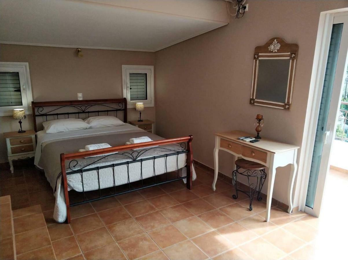 Relaxing Villa With Swimming Pool And Garden Agios Georgios  Bagian luar foto